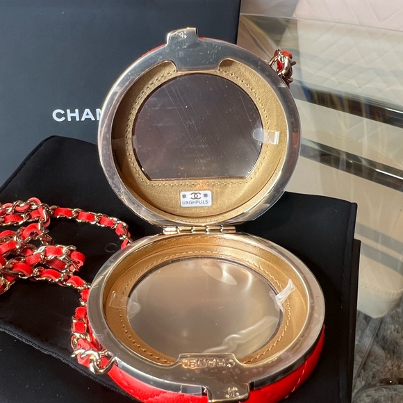 Brand new Chanel poker chip leather bag. - Picture 3 of 4